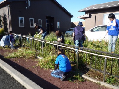 秋祭り前除草作業の様子その1